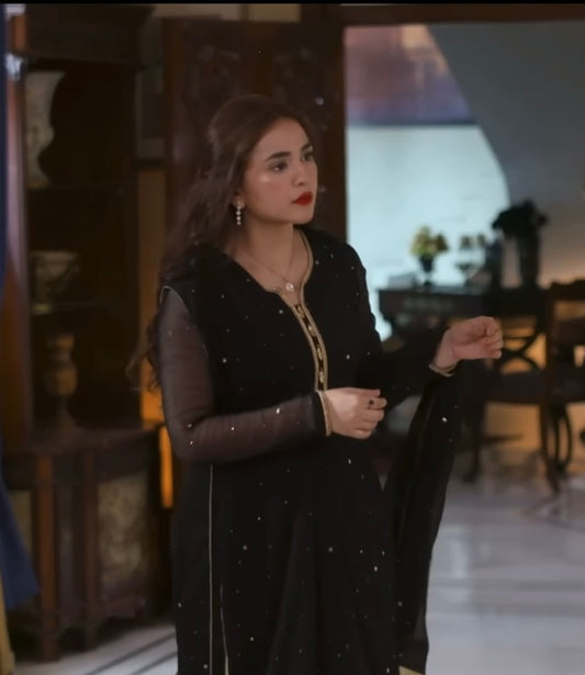 Yumna Zaidi - Black Pishwas